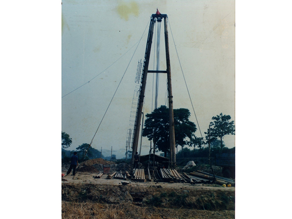 普通水井牙輪旋轉鉆進施工現場